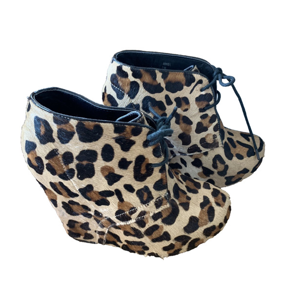 Steve Madden Annie Leopard Pony Hair Print Wedge Ankle Boots Booties 7.5 - Picture 1 of 6